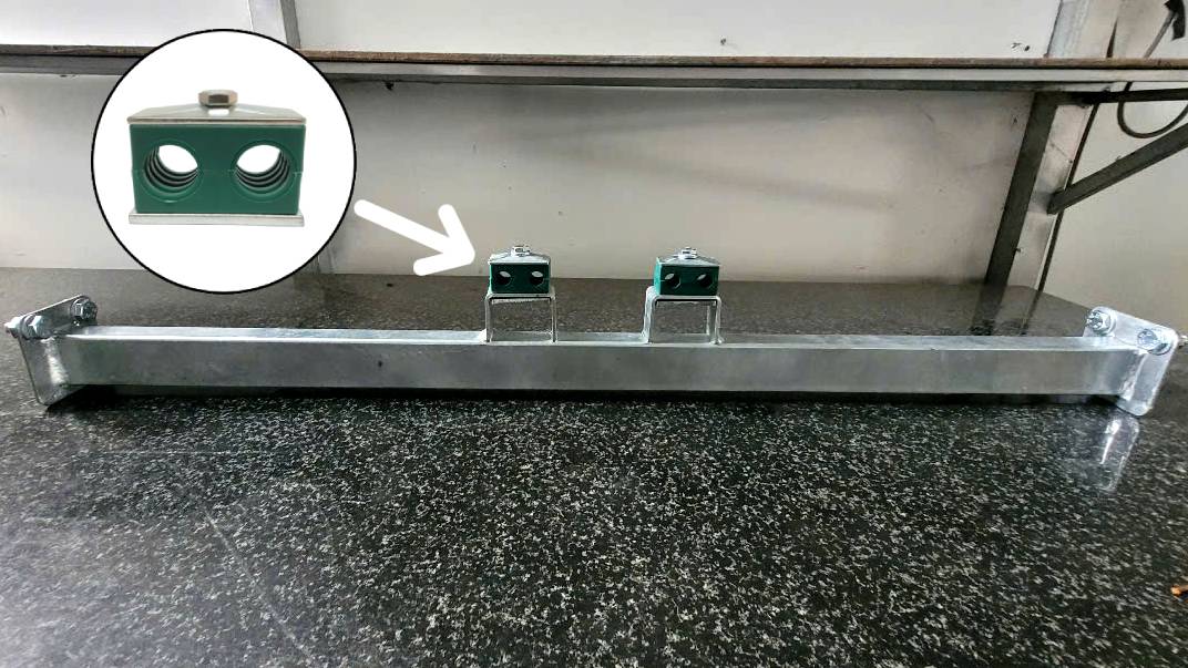 Kẹp ống đôi lắp đặt tren thanh ray