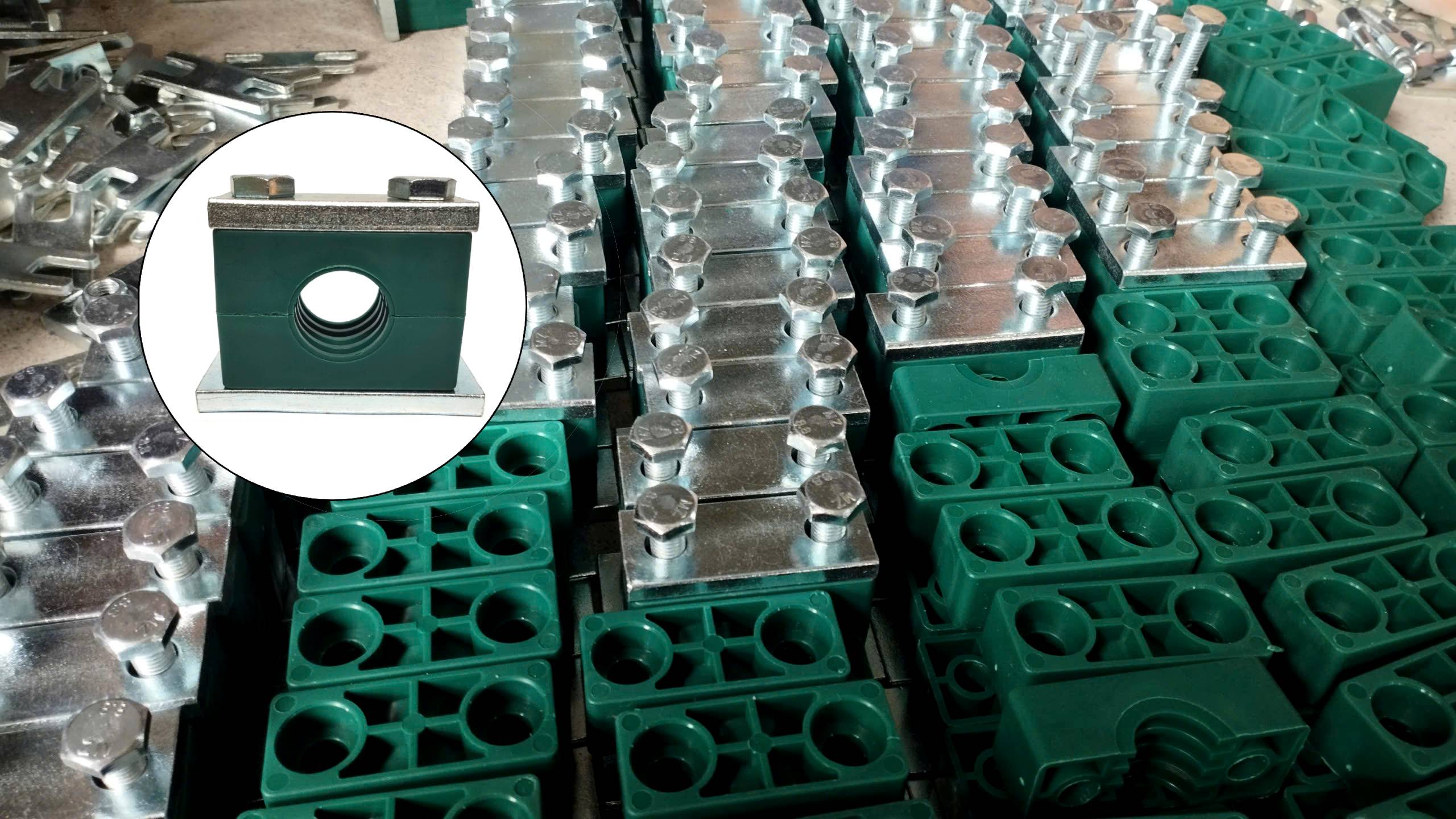 Kẹp ống thủy lực