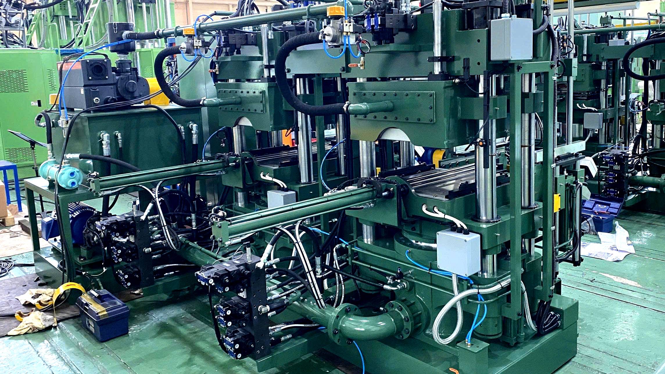 Khuôn mẫu thủy lực